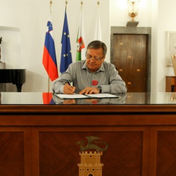 Podpis sporazuma za kandidaturo Ljubljane za Evropsko prestolnico kulture 2025