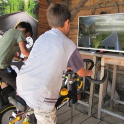 Simathlon: interaktivna kolesarska platforma