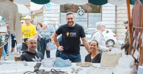 Podjetniški bazar PONI LUR v središču mestnega vrveža