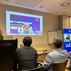 Predstavniki Regijskega centra mobilnosti LUR na strokovnem srečanju Dan potnika o tem, kakšen JPP želimo imeti