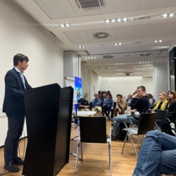 Predstavniki Regijskega centra mobilnosti LUR na strokovnem srečanju Dan potnika o tem, kakšen JPP želimo imeti