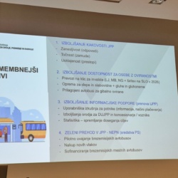 Predstavniki Regijskega centra mobilnosti LUR na strokovnem srečanju Dan potnika o tem, kakšen JPP želimo imeti