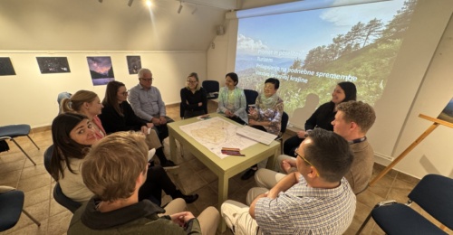 Krajinska zasnova kot priložnost za dolgoročno varovanje Polhograjskih dolomitov