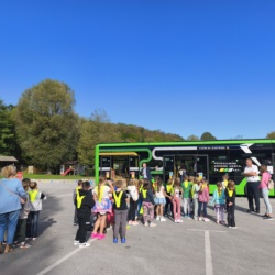 Novi električni avtobusi Ljubljanskega potniškega prometa navdušili najmlajše